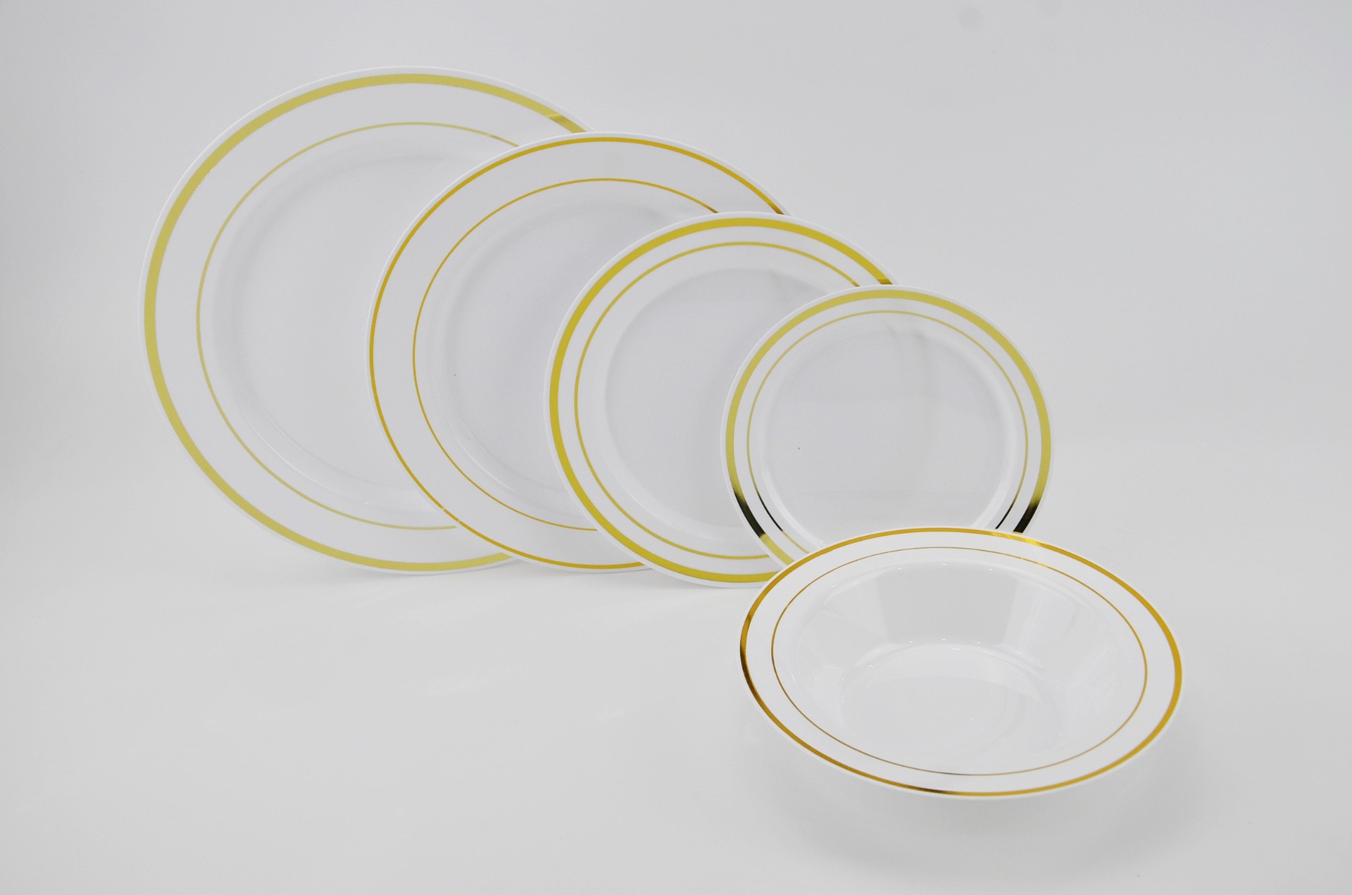 Plastic Round Plates with Rim